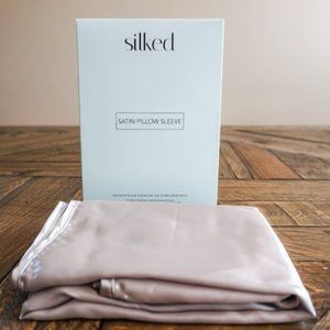 Silked Satin Pillow Case Sleeve Grey NWT